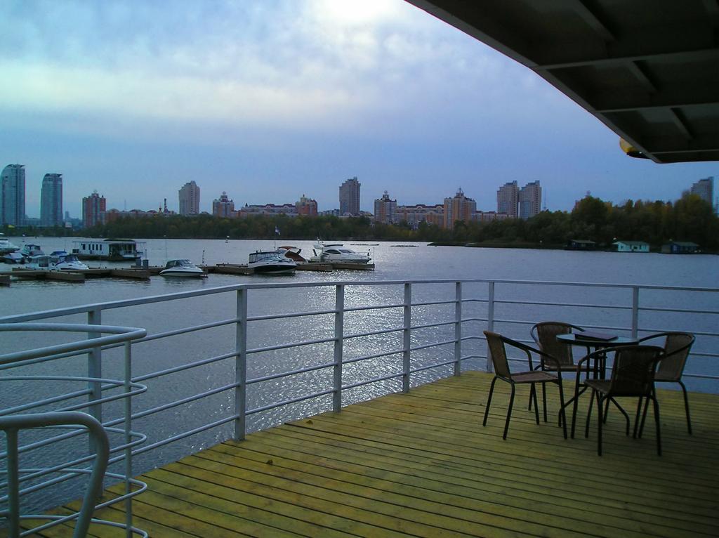 Chervona Kalina Hotel Kiev Luaran gambar