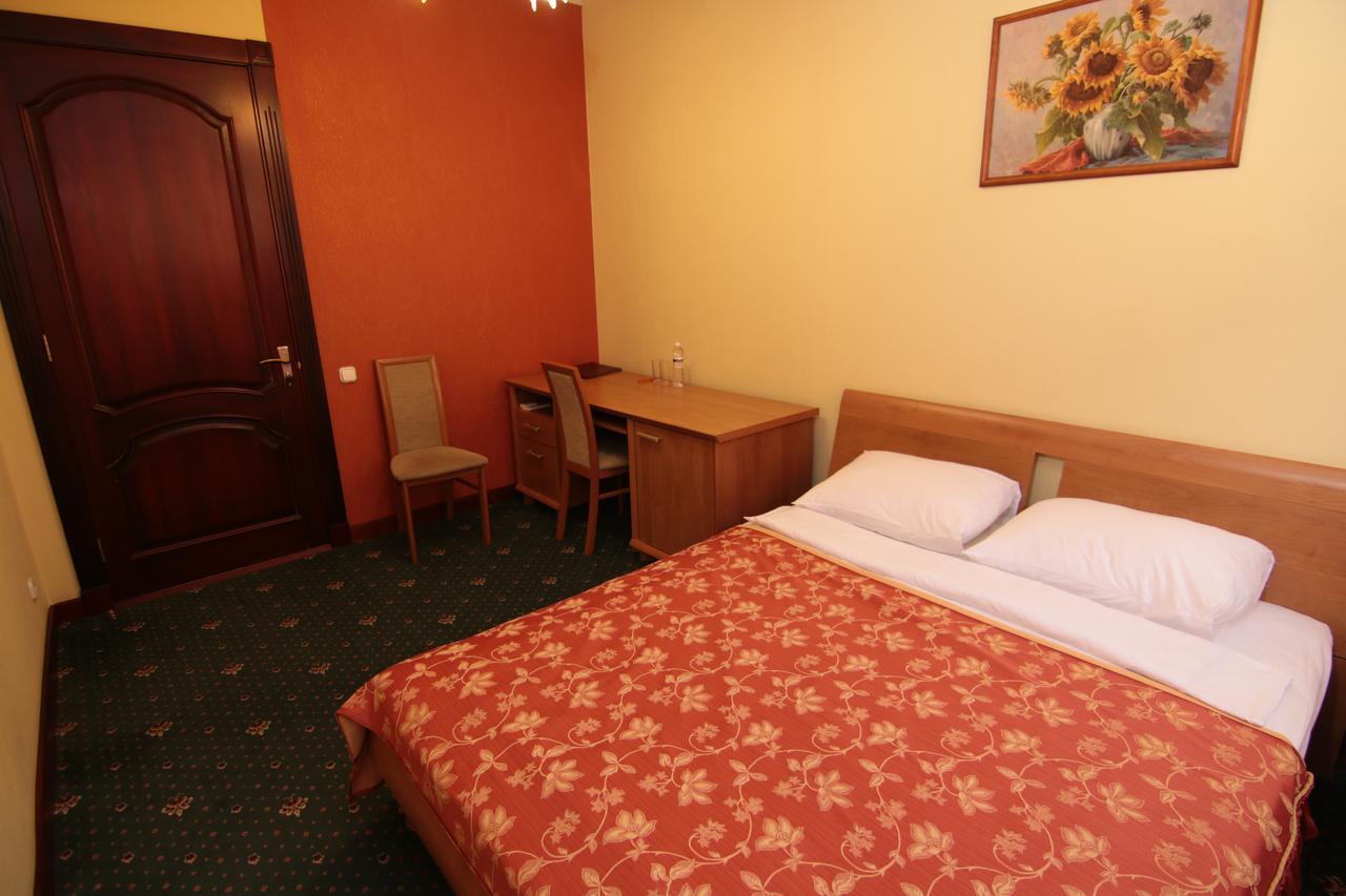 Chervona Kalina Hotel Kiev Luaran gambar