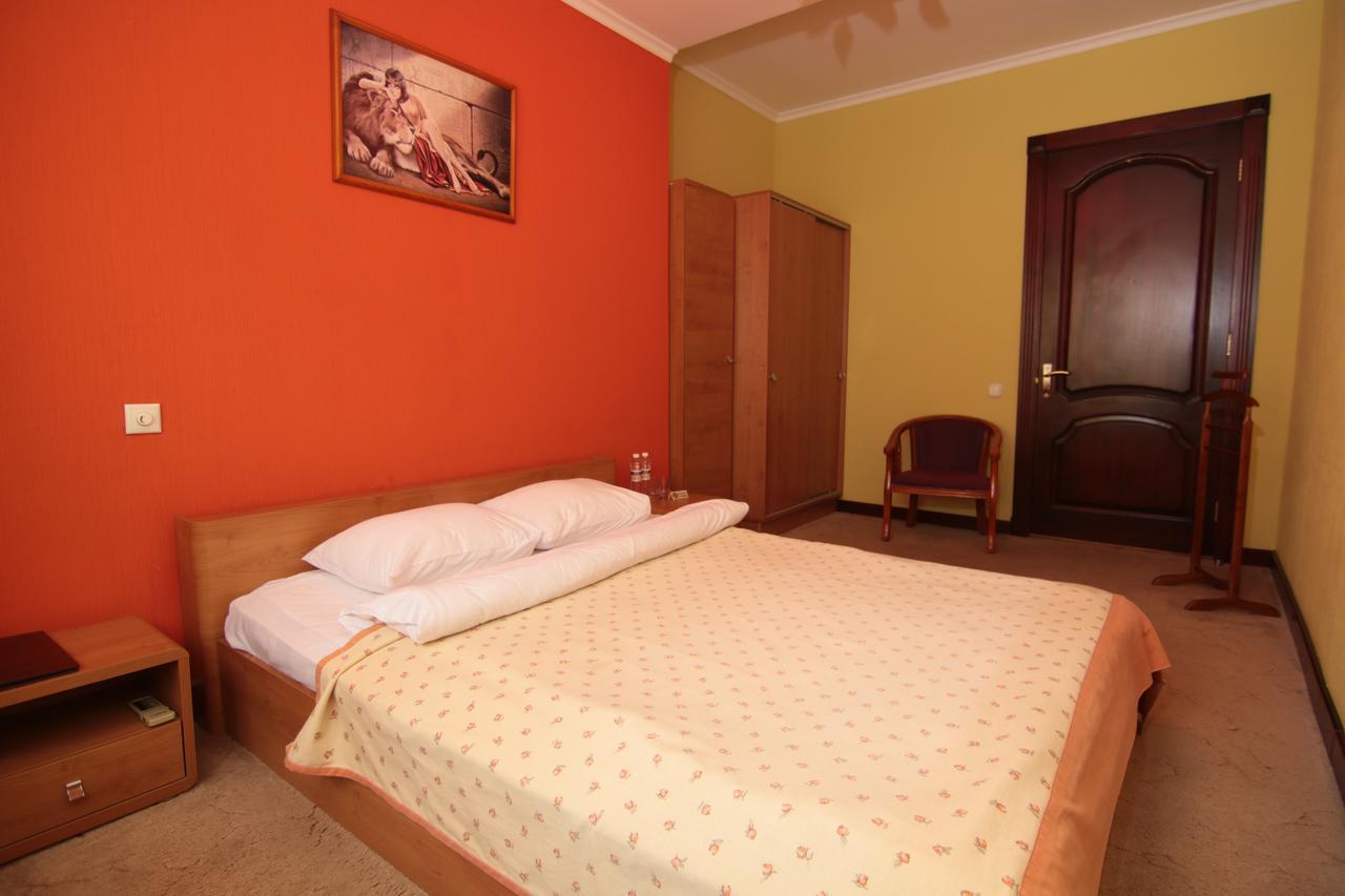 Chervona Kalina Hotel Kiev Luaran gambar